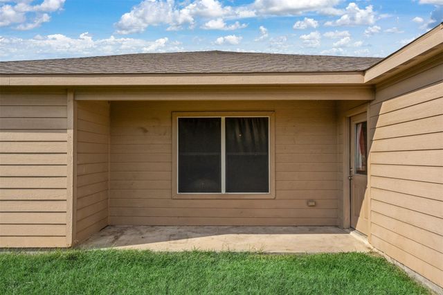 818 Marigold Road, Baytown, TX 77521