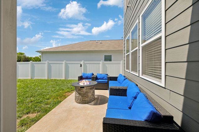 866 Long Leaf Rd, Lebanon, TN 37087