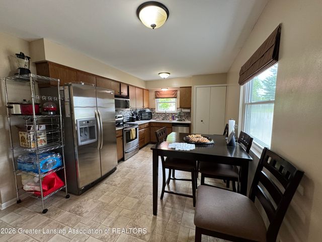 4019 Chickory Lane, Lansing, MI 48910