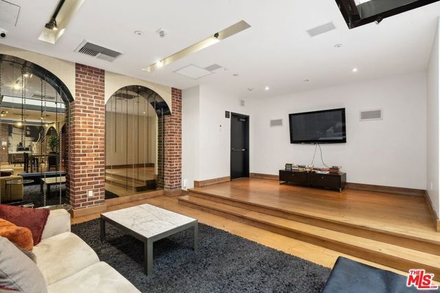 460 S Spring Street 916, Los Angeles, CA 90013