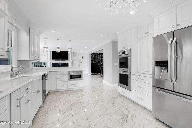30 Muncy Drive, West Long Branch, NJ 07764