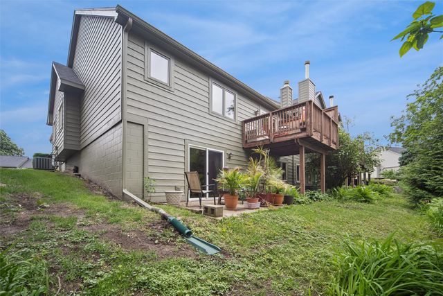 3701 Oak Creek Place, West Des Moines, IA 50265