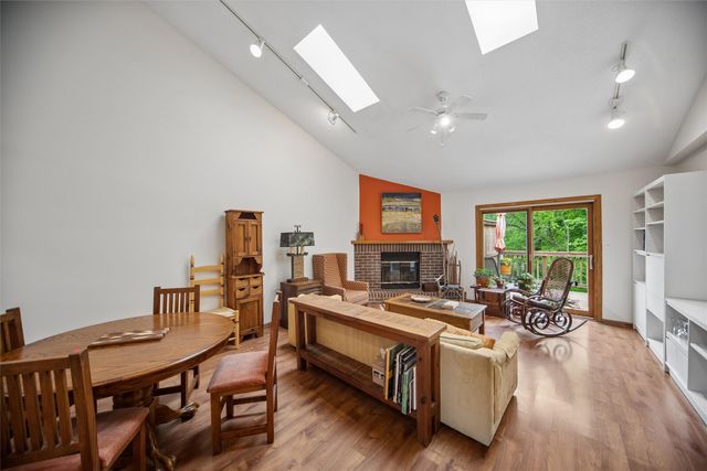3701 Oak Creek Place, West Des Moines, IA 50265