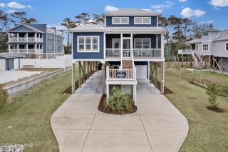 104 SE 61st Street, Oak Island, NC 28465