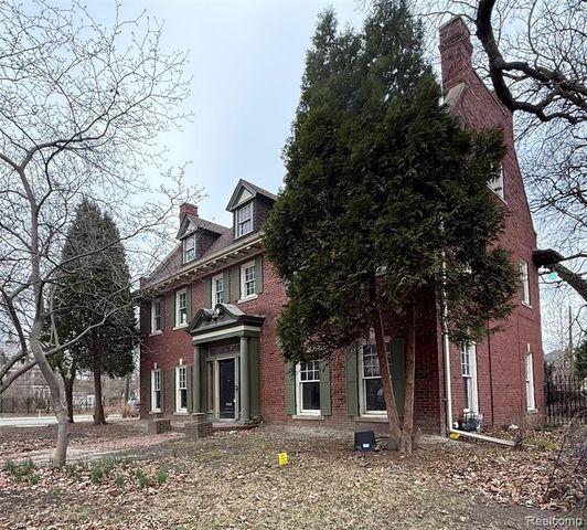 1818 Iroquois Street, Detroit, MI 48214