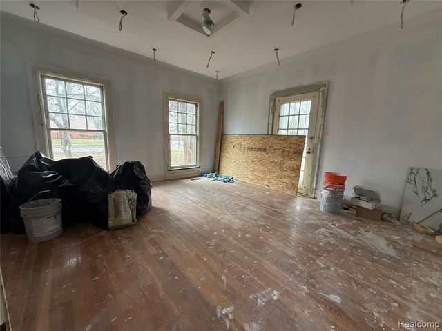 1818 Iroquois Street, Detroit, MI 48214