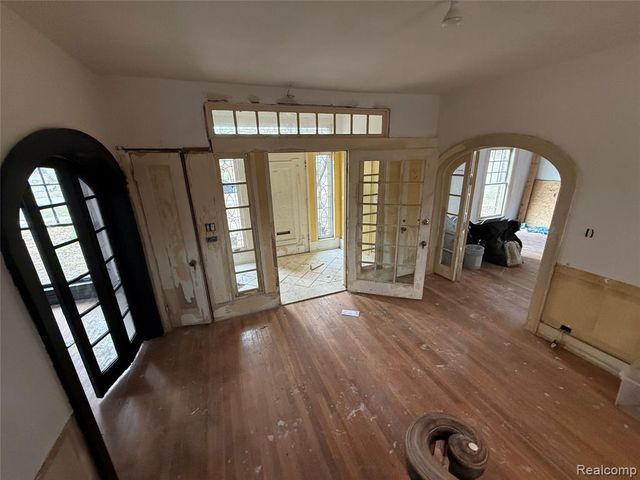 1818 Iroquois Street, Detroit, MI 48214