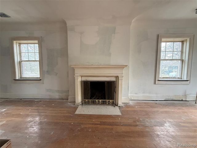 1818 Iroquois Street, Detroit, MI 48214