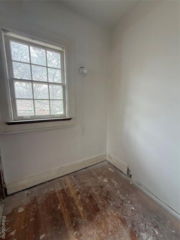 1818 Iroquois Street, Detroit, MI 48214