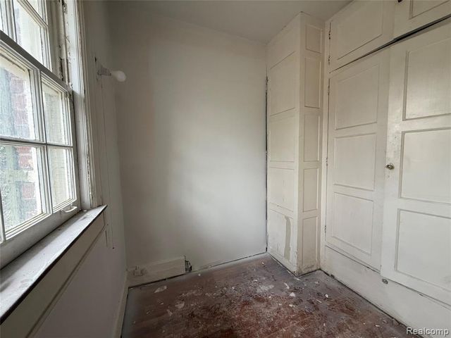 1818 Iroquois Street, Detroit, MI 48214