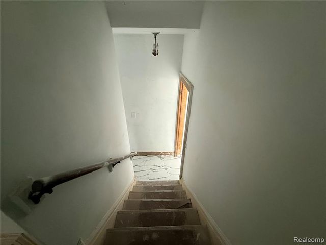 1818 Iroquois Street, Detroit, MI 48214