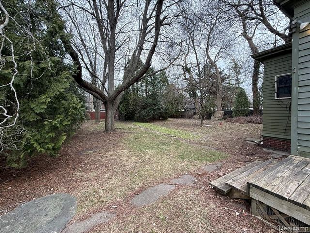 1818 Iroquois Street, Detroit, MI 48214