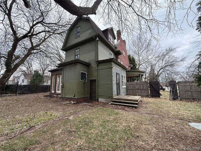 1818 Iroquois Street, Detroit, MI 48214