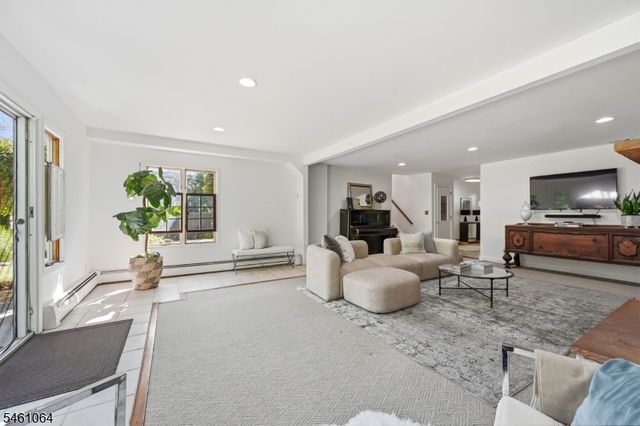 1 Carey Ct, Montclair Twp., NJ 07042