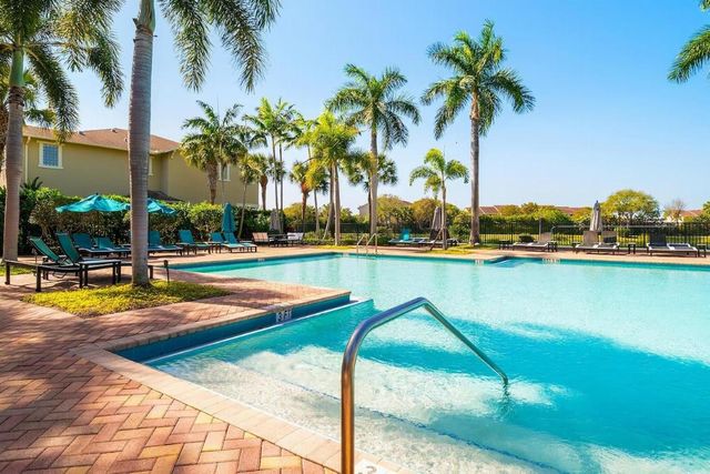1740 San Benito Way 4, West Palm Beach, FL 33401