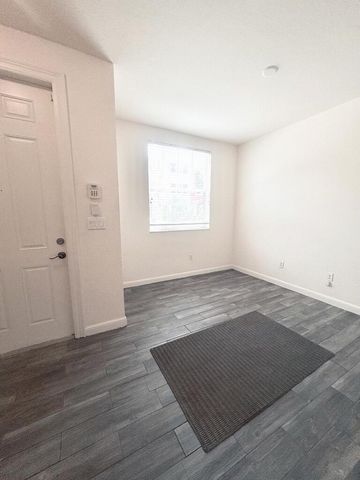 1740 San Benito Way 4, West Palm Beach, FL 33401