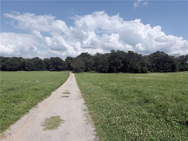 9851 N Hwy 43, Maysville, AR 72747