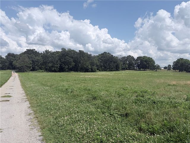 9851 N Hwy 43, Maysville, AR 72747