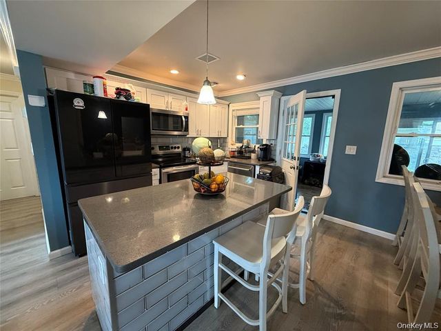 803 Bayview Avenue, Amityville, NY 11701