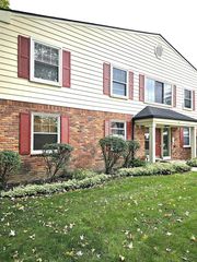 739 W Maple Road, Clawson, MI 48017