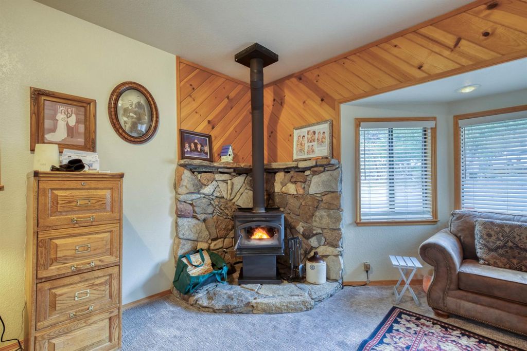 Image 32 of property listing at 42123 Auberry Road, Auberry, CA 93602