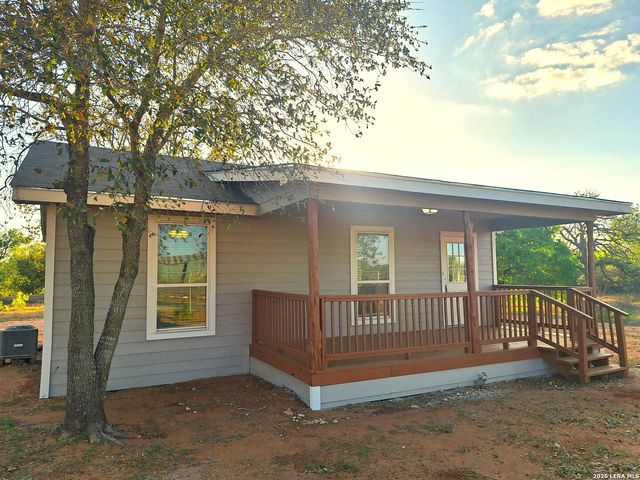 4904 Blackhill, Floresville, TX 78114