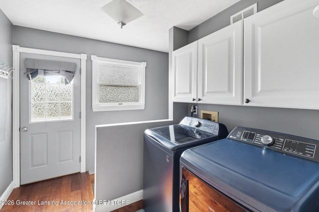 5490 W Howe Road, Dewitt, MI 48820