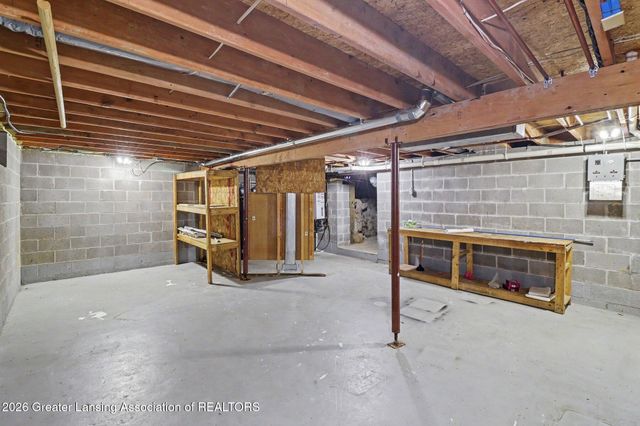 5490 W Howe Road, Dewitt, MI 48820