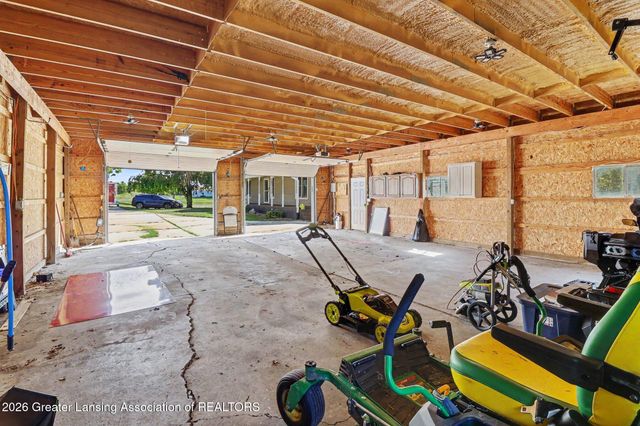 5490 W Howe Road, Dewitt, MI 48820