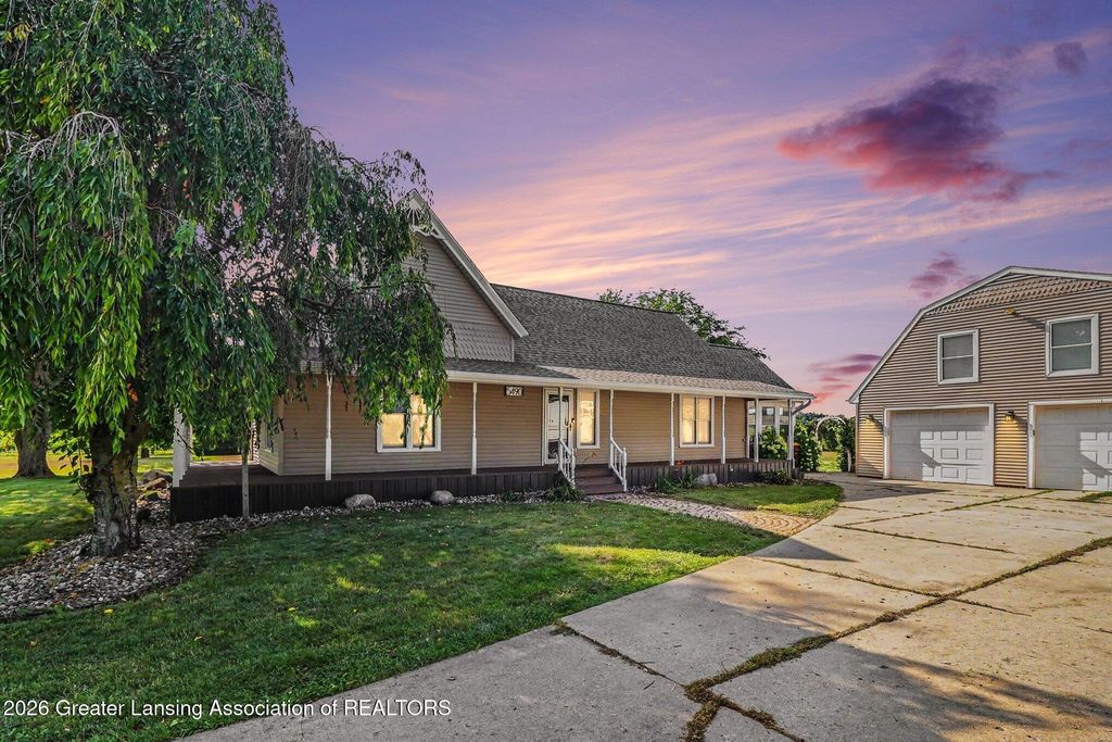 5490 W Howe Road, Dewitt, MI 48820