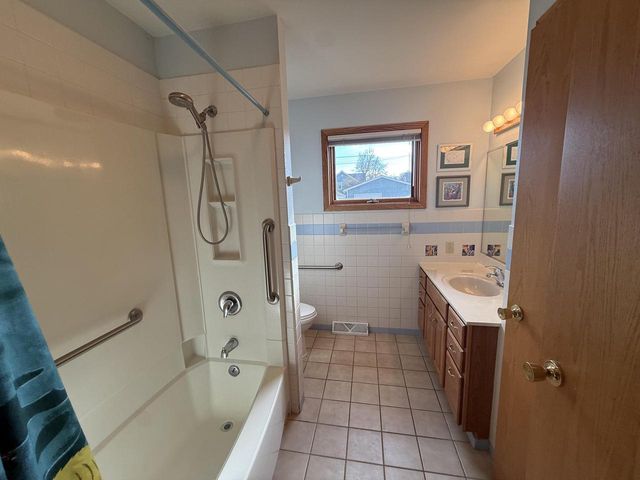 1506 Barlow STREET, La Crosse, WI 54601