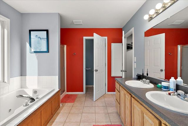 12880 Jordan Meadows Court, Lowell, MI 49331