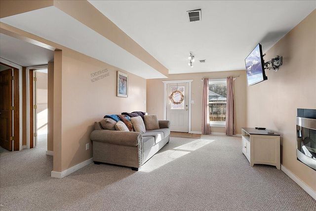 12880 Jordan Meadows Court, Lowell, MI 49331