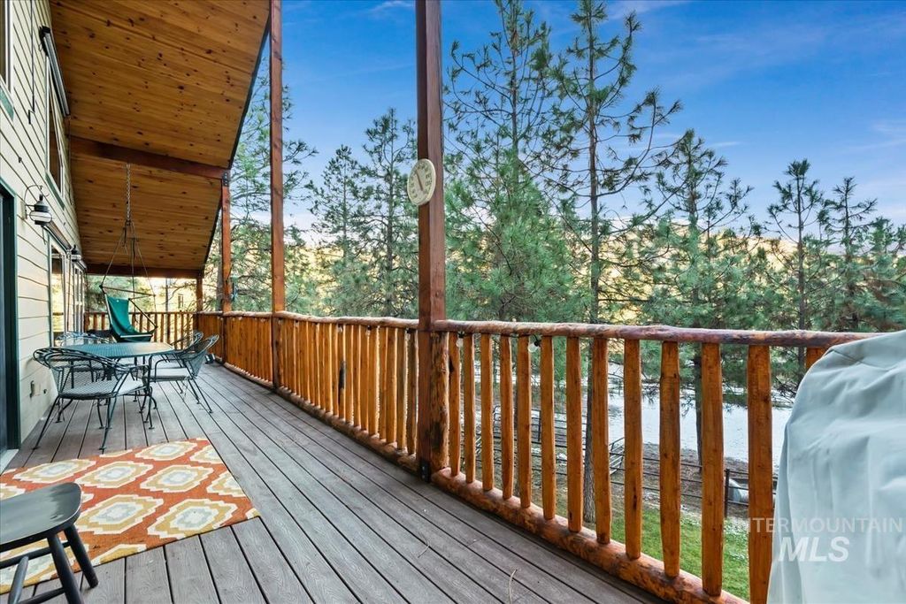 182 Southfork Rd, Garden Valley, ID 83622