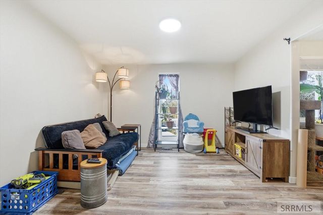 596 Hyde Ave, Pocatello, ID 83201