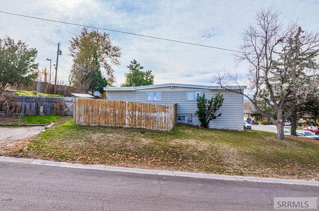 596 Hyde Ave, Pocatello, ID 83201
