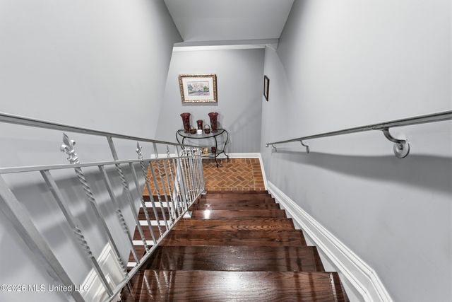 2410 W Shore Drive, Biloxi, MS 39532