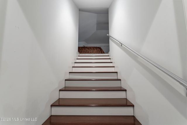 2410 W Shore Drive, Biloxi, MS 39532