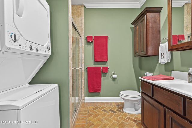 2410 W Shore Drive, Biloxi, MS 39532