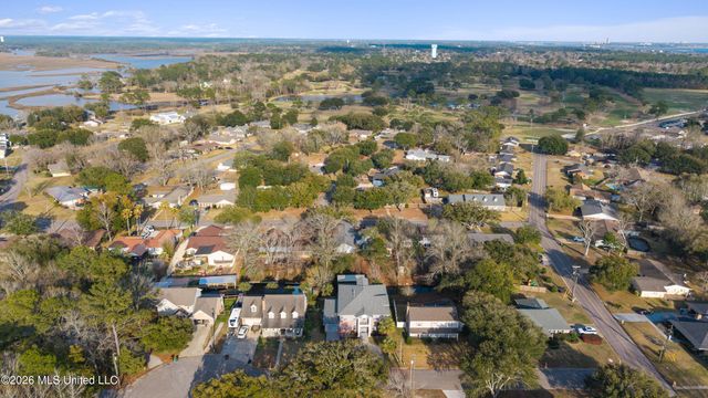 2410 W Shore Drive, Biloxi, MS 39532