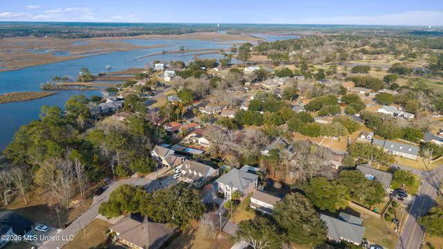 2410 W Shore Drive, Biloxi, MS 39532