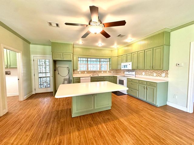 581 CR 467, Carthage, TX 75633