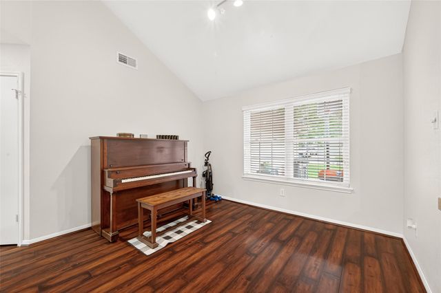 15343 Meadow Village Drive, Houston, TX 77095