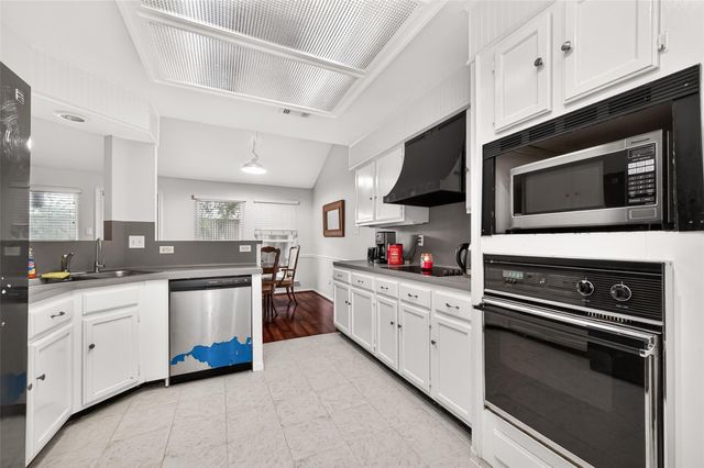15343 Meadow Village Drive, Houston, TX 77095