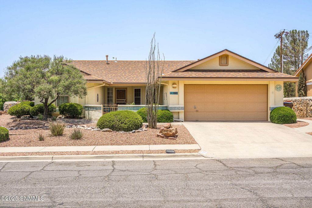 1985 Pebble Beach Drive, Las Cruces, NM 88011