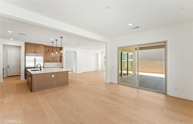 11838 Canoga Avenue, Chatsworth, CA 91311