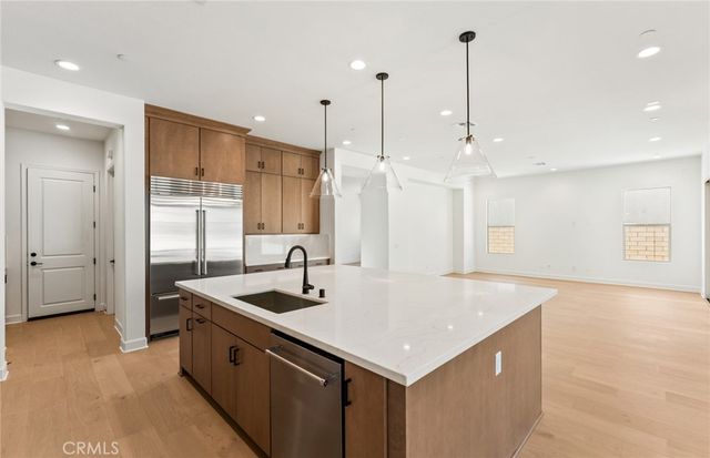 11838 Canoga Avenue, Chatsworth, CA 91311
