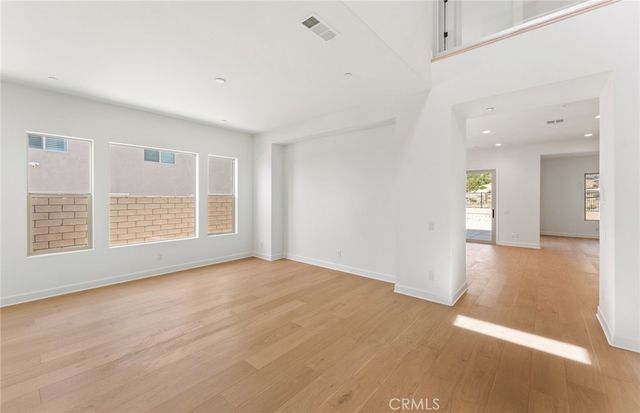 11838 Canoga Avenue, Chatsworth, CA 91311