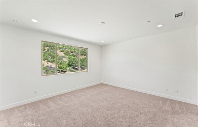 11838 Canoga Avenue, Chatsworth, CA 91311