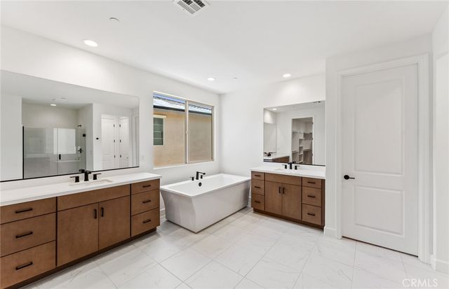11838 Canoga Avenue, Chatsworth, CA 91311